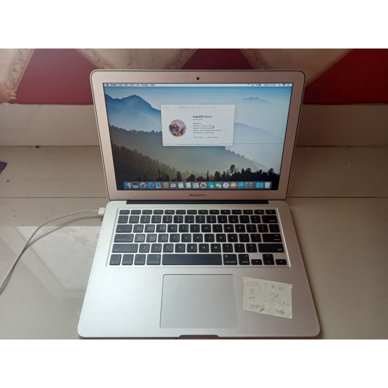 OBRAL..MAc air 13 IN 2012.ram4 SSD 64CORE I5  ..cmra rusak dan dent