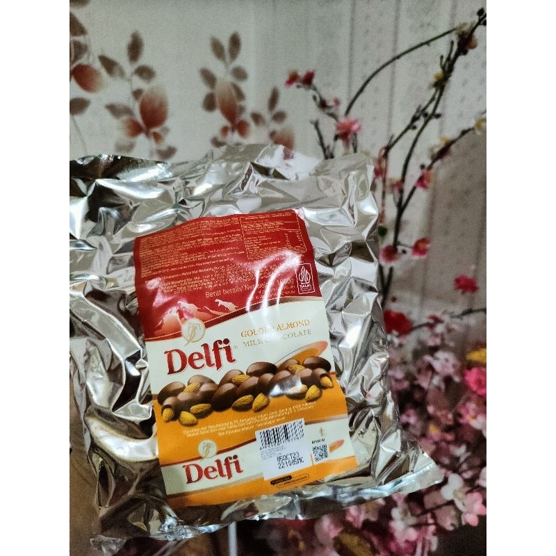 

Delfi Coklat isi Kacang Mede, Almond bungkus kiloan berat 1000gr