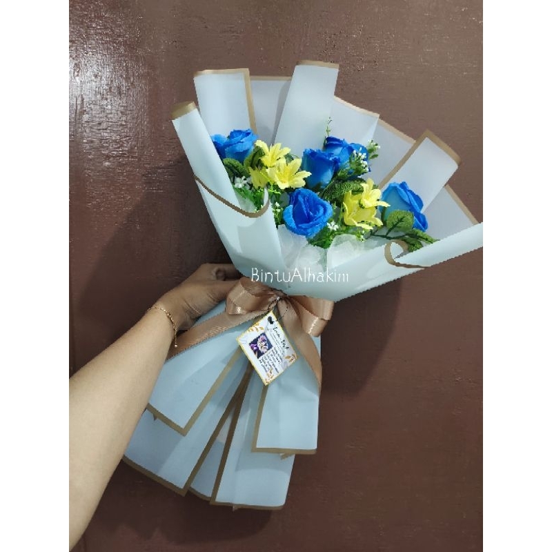 Buket Bunga Mawar Cantik (Khusus pembelian via Gojek) / Buket bunga premium / Buket Buat wisuda cewek cowok / Hadiah ultah aniversary