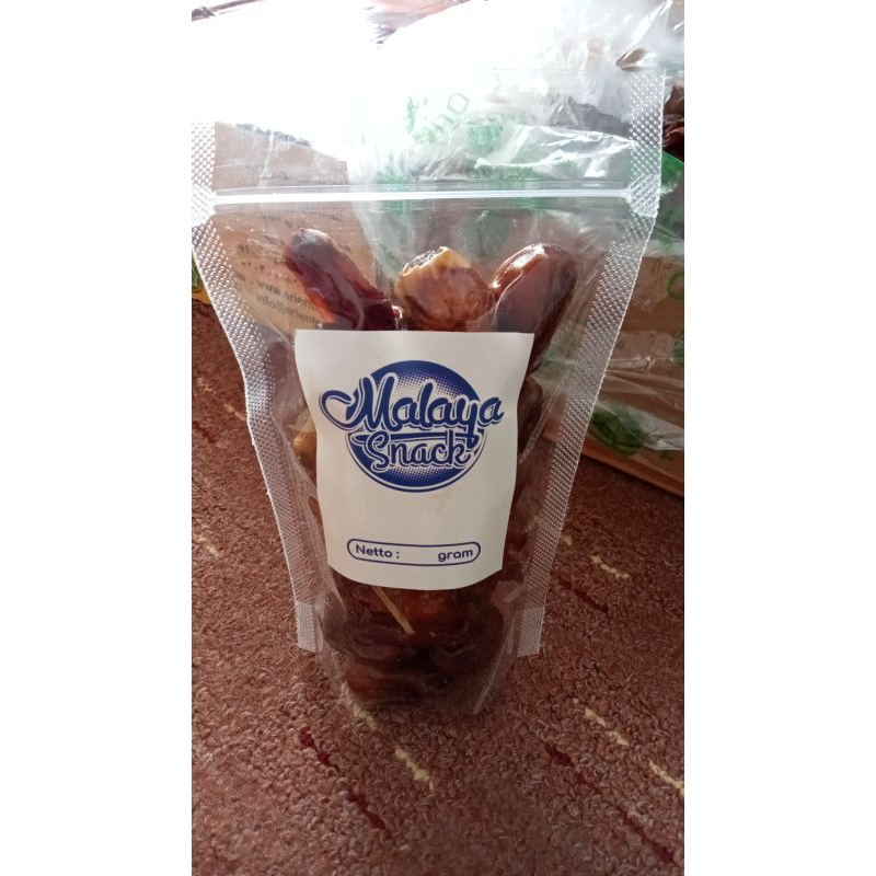 

Kurma Golden Valley 1kg Murah Enak Malaya Snack