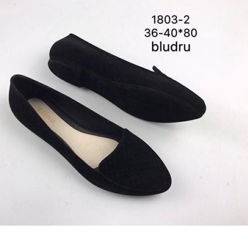 Sepatu Karet Jelly Wanita Import Flat Beludru Hitam Alina Bekro 1803