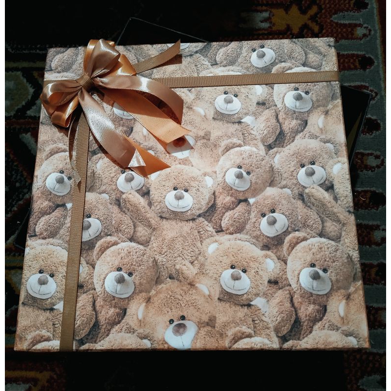 

Hardbox/ box hamper/kotak kado karakter/Kado bayi/Kado anak perempuan/Kado anak laki-laki/kado motif dewasa/kotak kado bagus