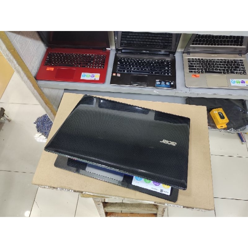 Laptop Leptop Acer E5-411 Celeron Ram 2GB SSD 240GB NVIDIA 2GB