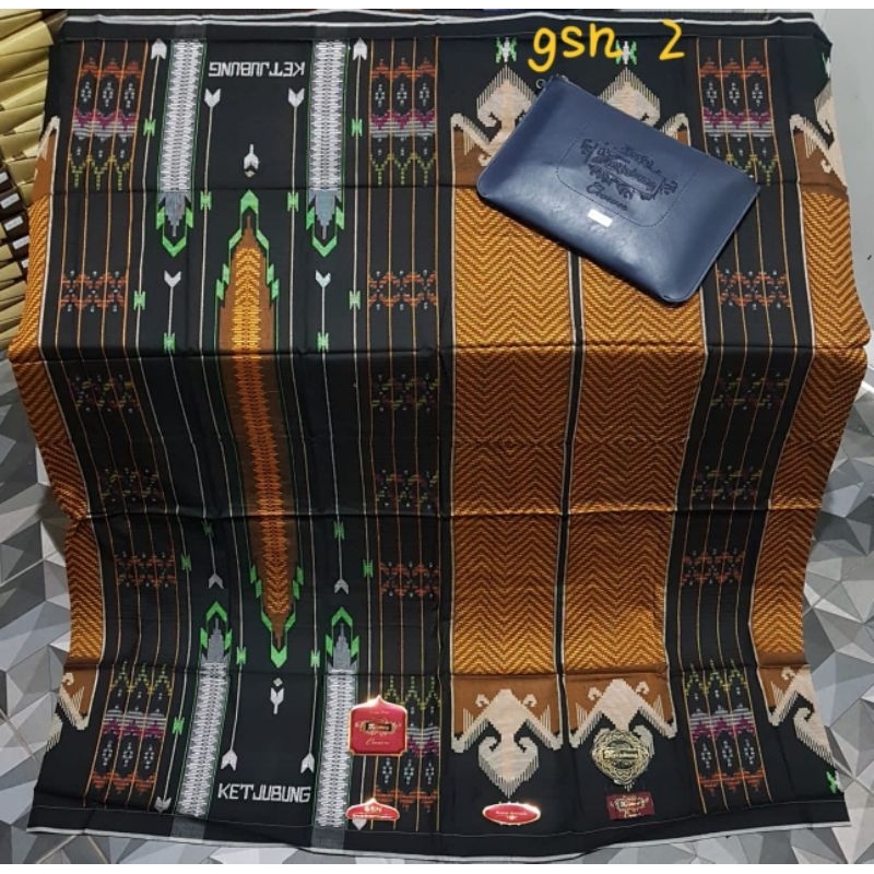 Sarung Ketjubung GSC & GSN FuLL Sutra Red/GoLD