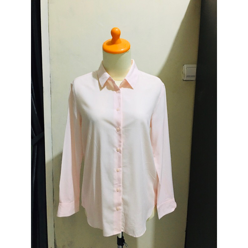 kemeja baby pink uniqlo