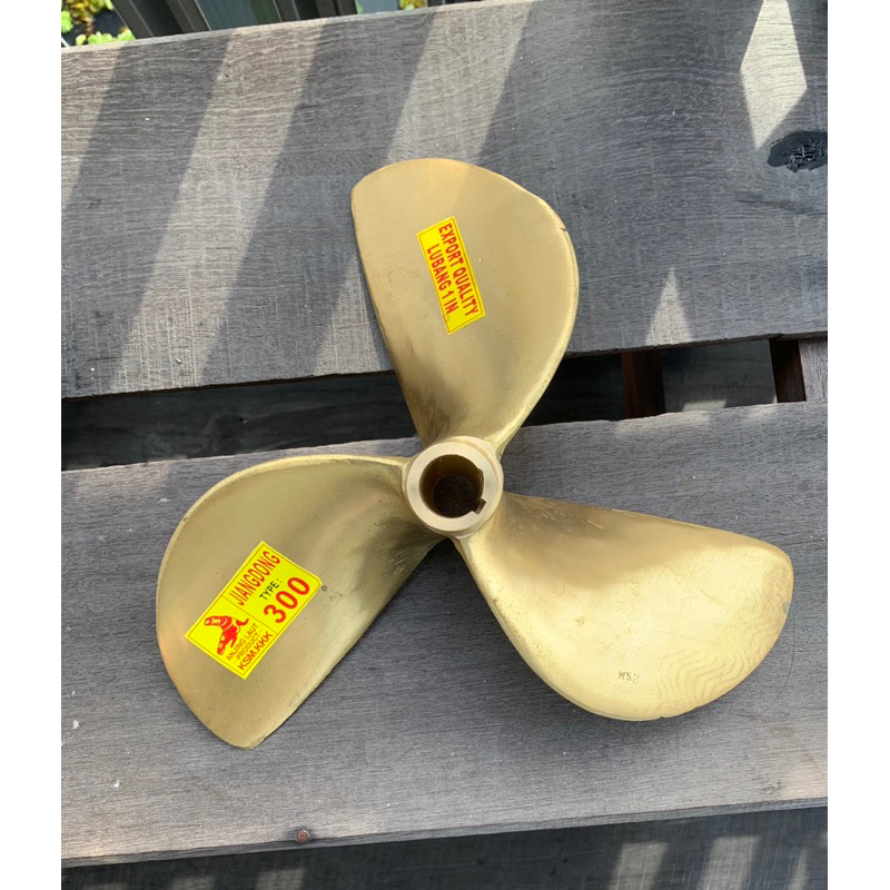 Kipas Perahu Balap Jiangdong 300 Bahan Kuningan Kalimantan