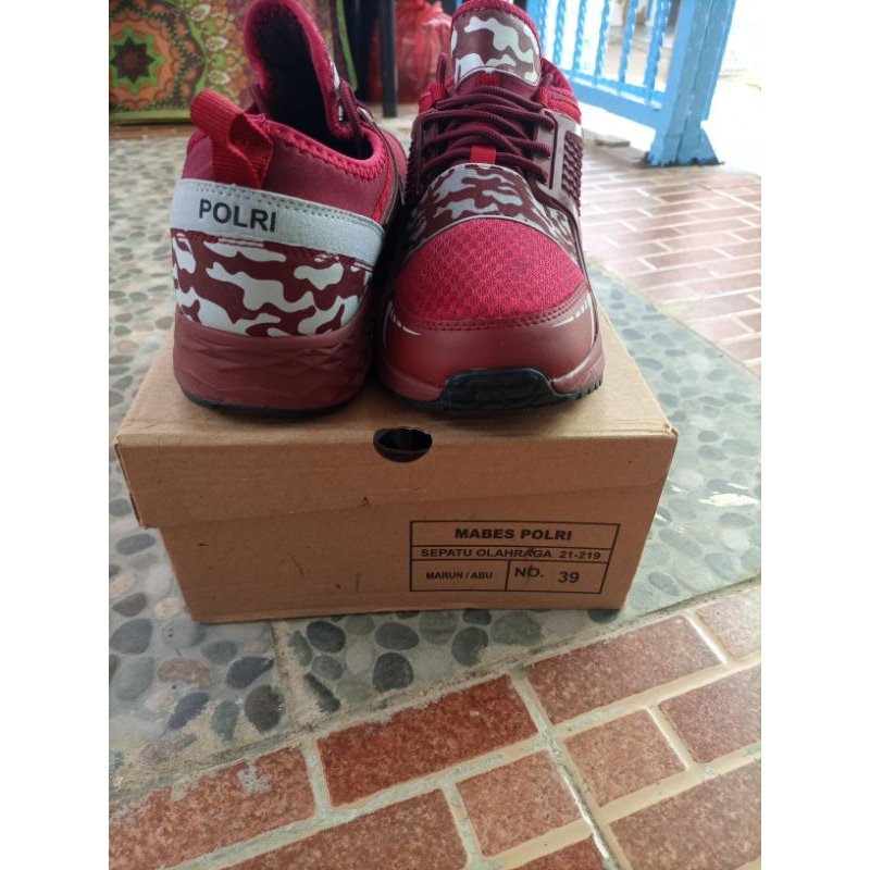 SEPATU OLAHRAGA POLRI no.39