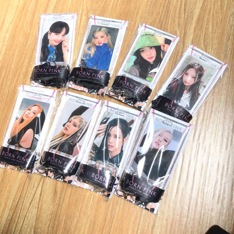 

BLACKPINK LANDYARD BORNPINK & CARD HOLDER AKRILIK PHOTOCARD