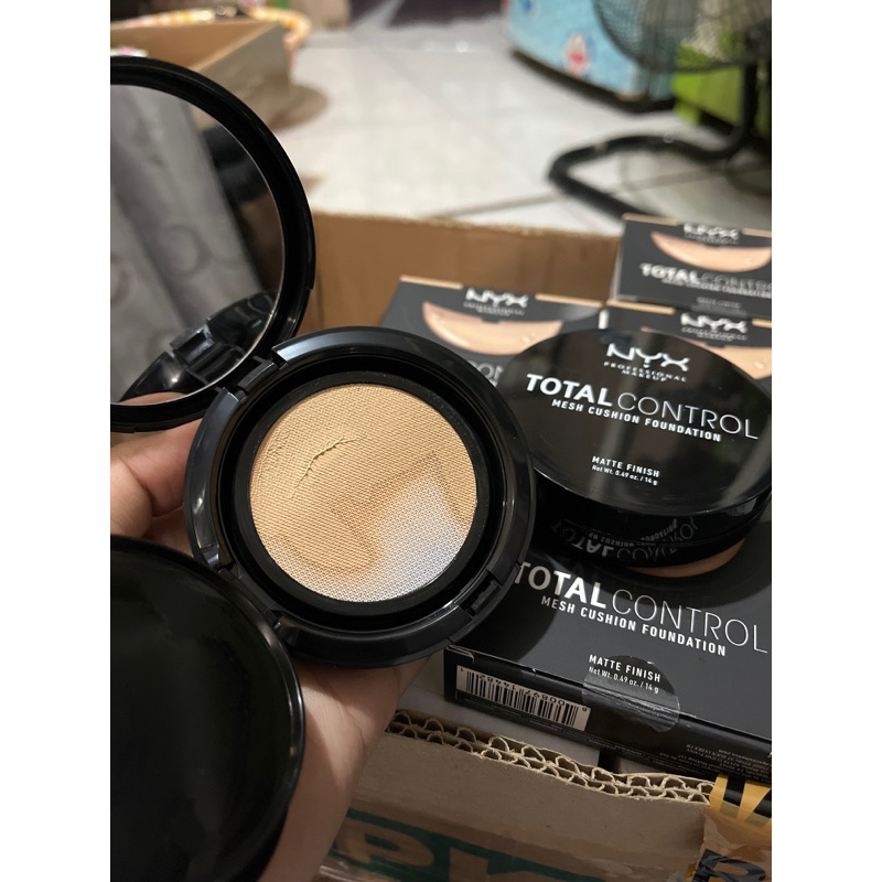 NYX Professional MakeUp Total control Mesh Cushion Foundation Make Up - 06 True Beige