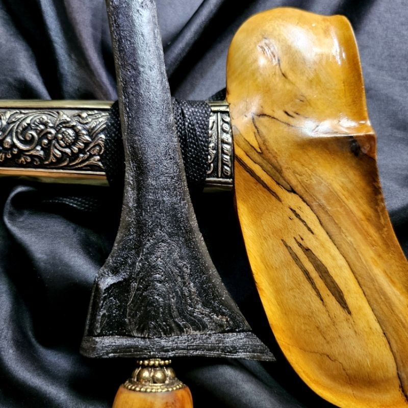 Keris Jalak Tilam Tangguh Est. Tuban Pamor Batu Lapak Tunggak Semi