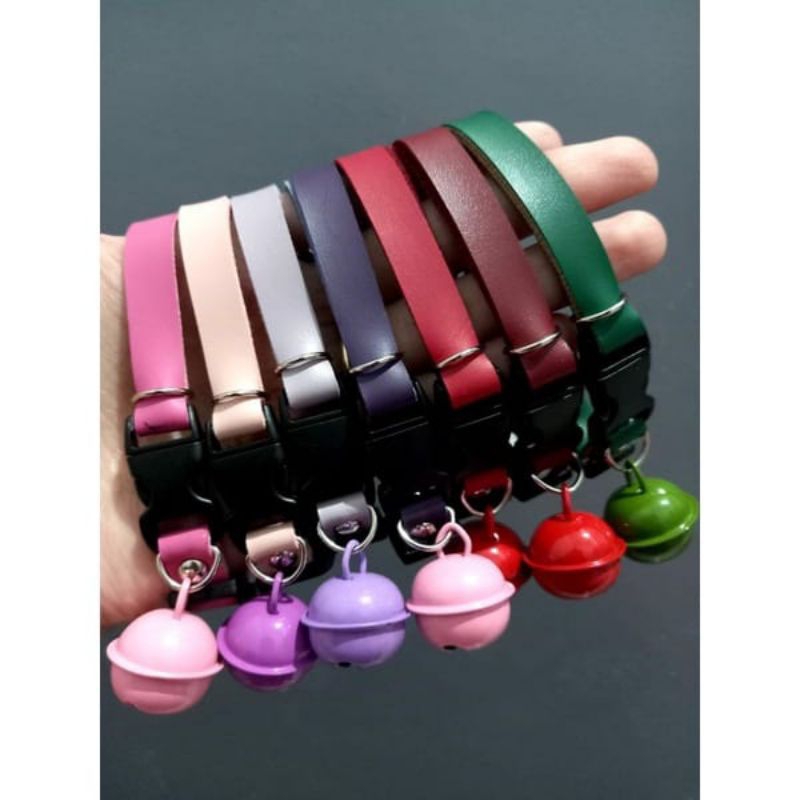 kalung kucing kulit sintetis lonceng besar 22mm