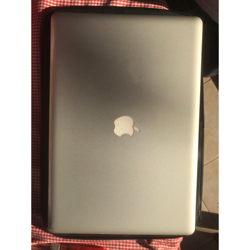 macbook pro 15inc 2010