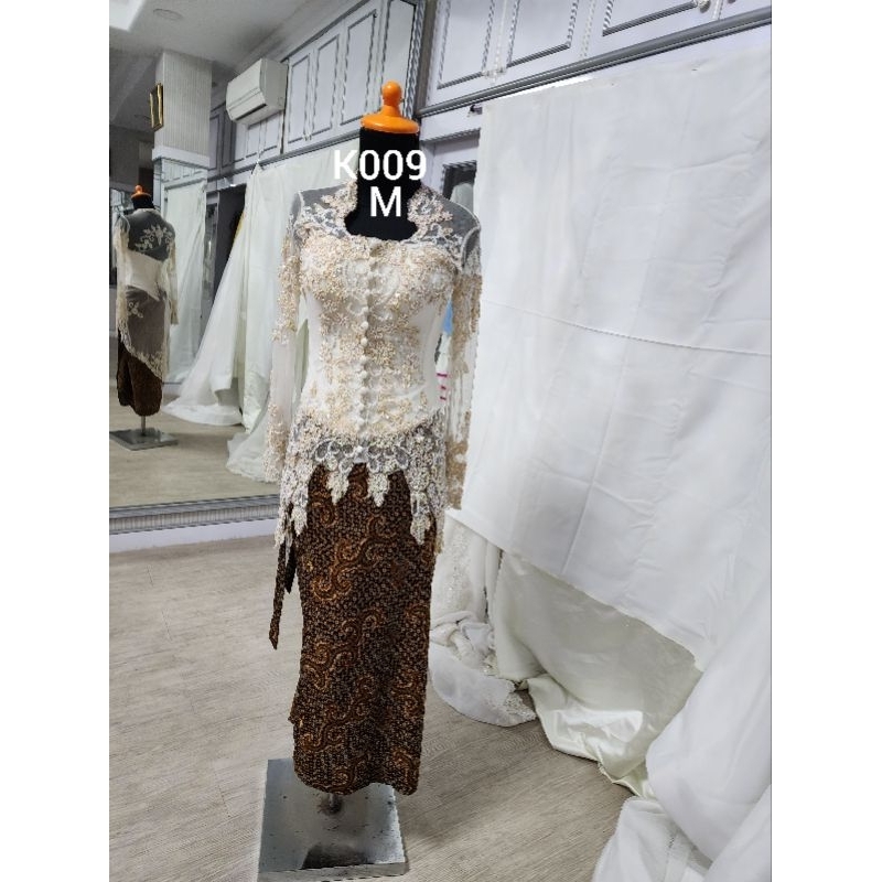 PRELOVED KEBAYA WEDDING / KEBAYA MODERN / KEBAYA PAYET / KEBAYA PESTA / KEBAYA PAGER AYU / KEBAYA AKAD NIKAH / KEBAYA LAMARAN / KEBAYA TUNANGAN / KEBAYA WISUDA