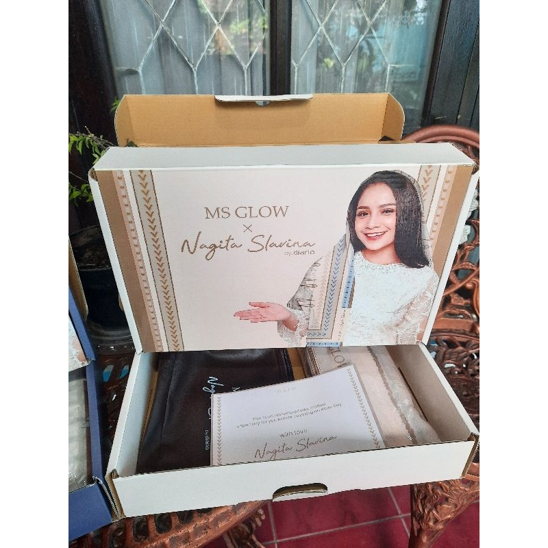 Jilbab segi empat Nagita Slavina x Ms Glow cream tanpa kosmetik