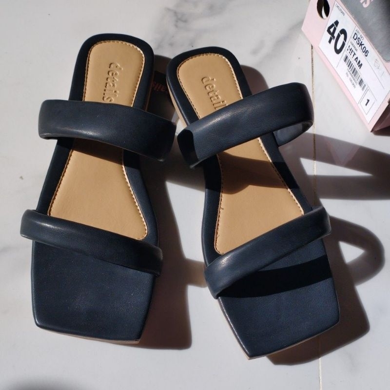Sandal Wanita Details