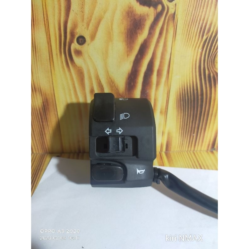 SAKLAR KIRI NMAX 2018 HOLDER KIRI NMAX 2018