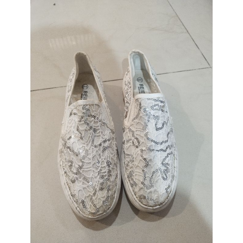 Sepatu wanita preloved sneakers wanita