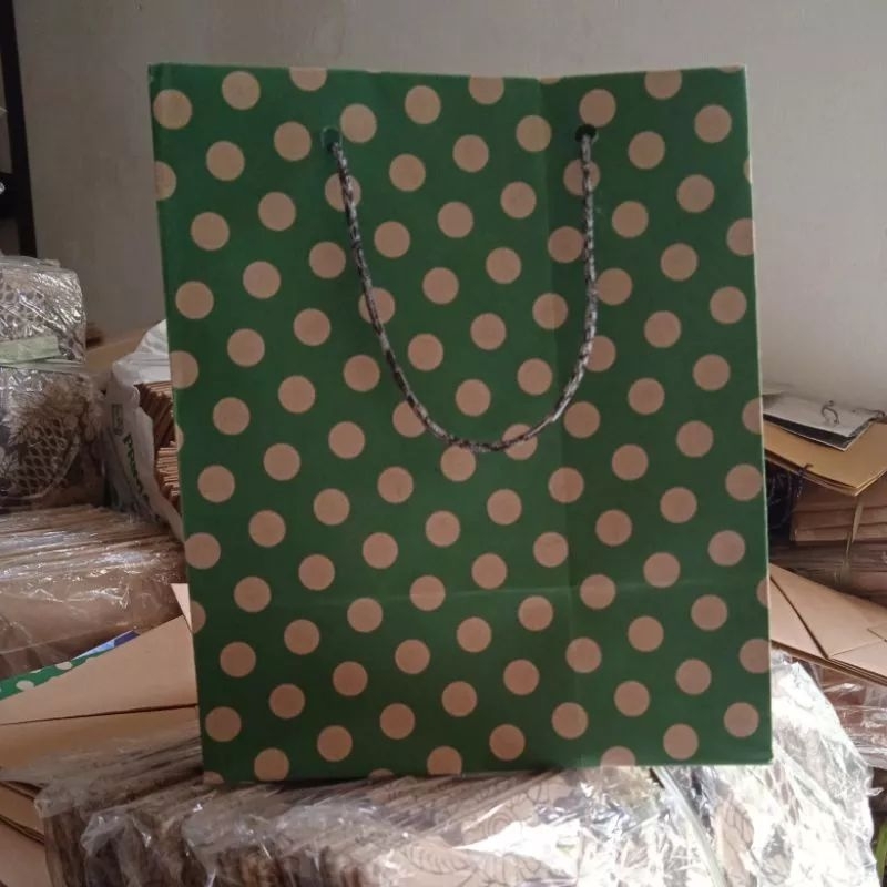 

Paper bag/ Tas kertas motif (18x11x22cm) (0107)
