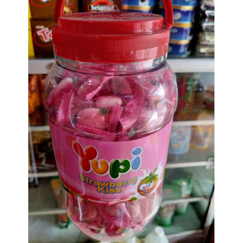 

Permen Yupi Strawberry Kiss Toples