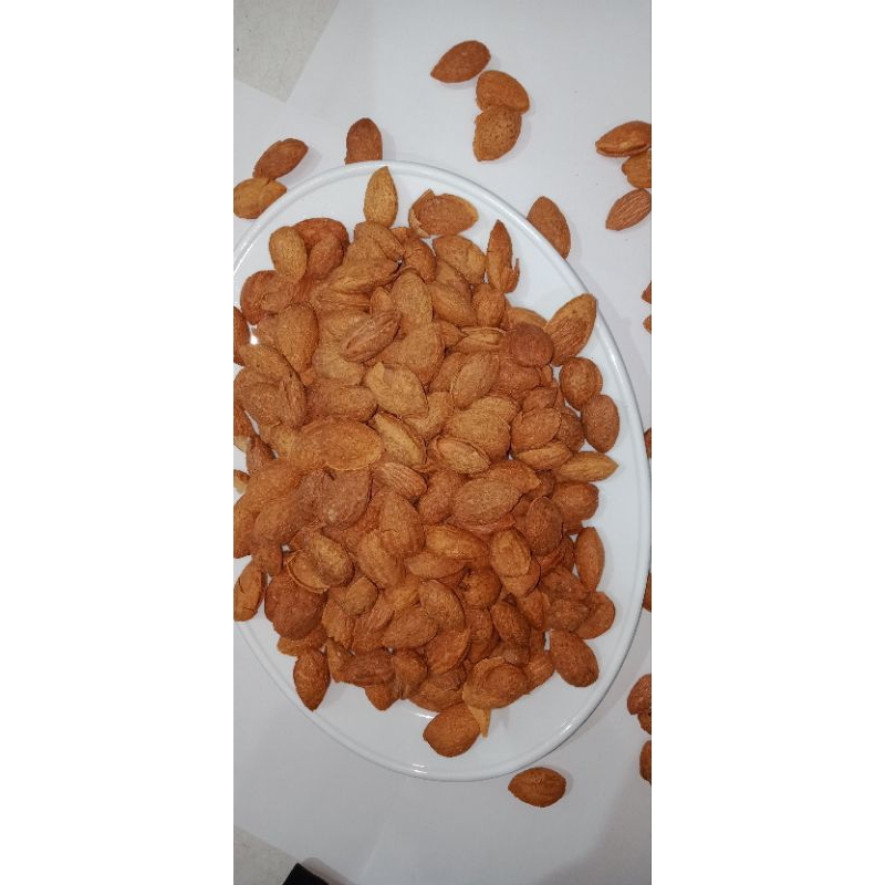 

Kacang Almond Berkulit Roasted Creamy Milk