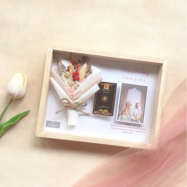 Frame Bingkai Akrilik | Frame Kado Wisuda | Kado Nikah | Kado Pernikahan