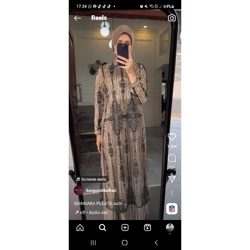 Quinnara Plisket by Burgundikaftan