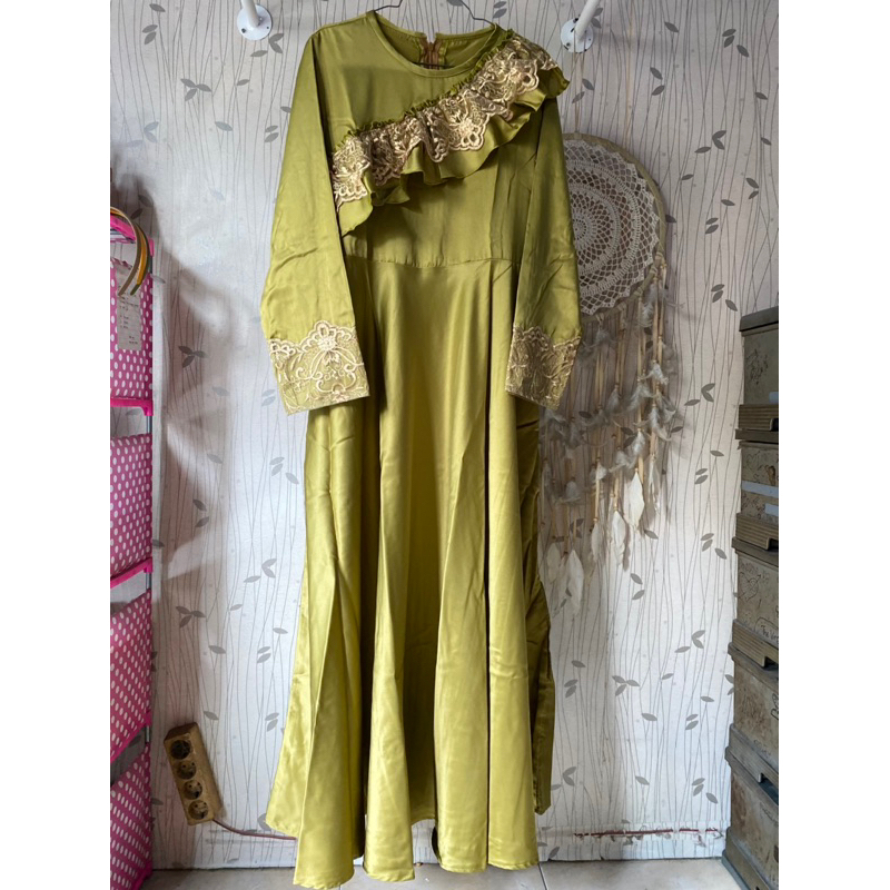Preloved Dress Bridesmaid Lime + Hijab