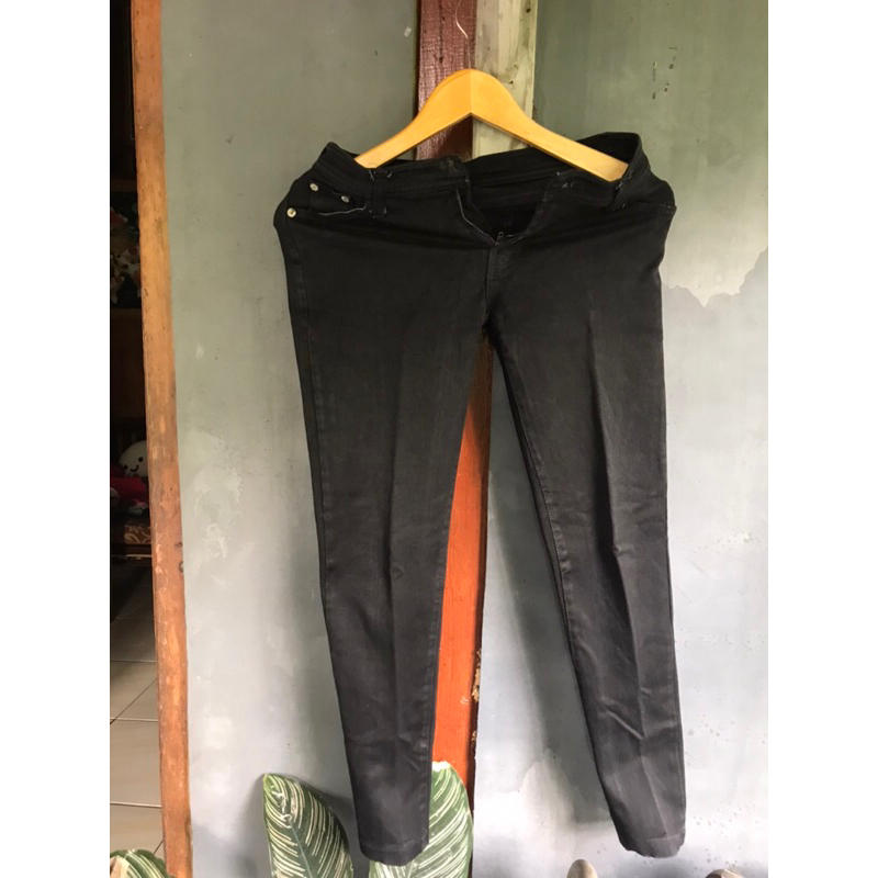 CELANA PENSIL HITAM (preloved)