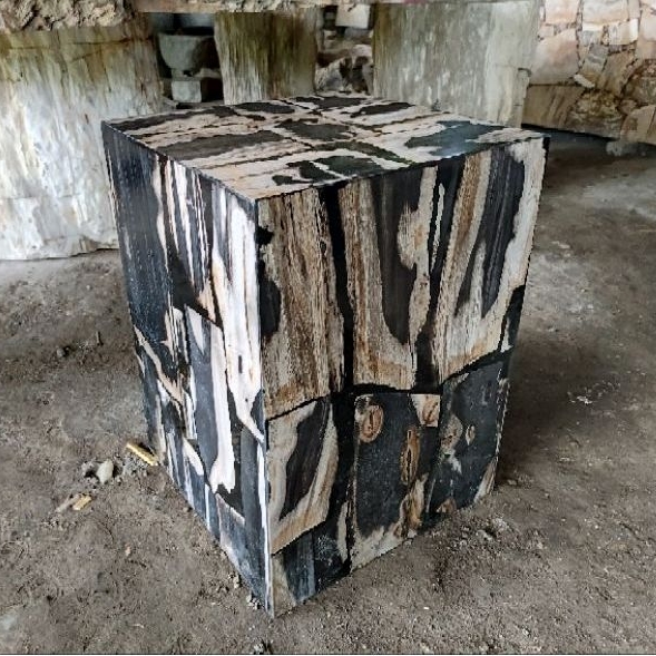 Kursi bangku kotak kubus batu fosil kayu hitam lembaran rakit tempel