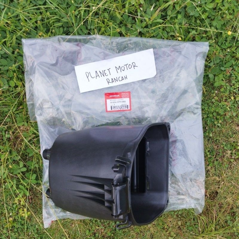 8125AKPH880 Box Assy Luggage Box Bagasi Barang Supra X 125 Karisma Orginal Ahm