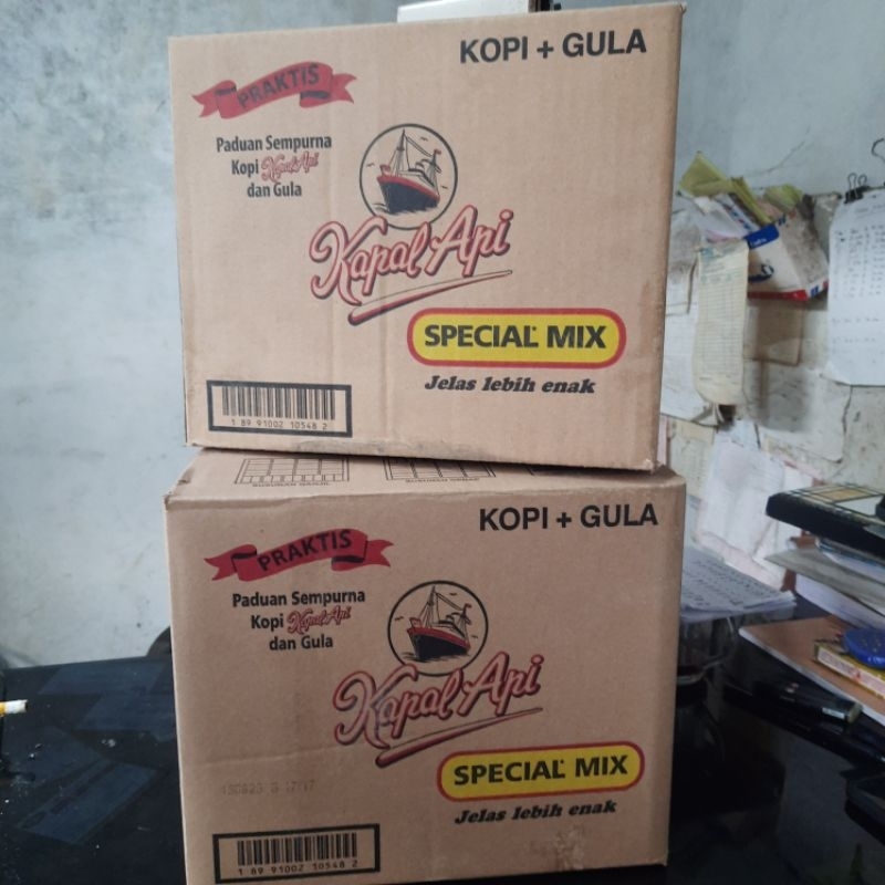 

Kardus bekas kopi kapal api uk 23x27x23cm