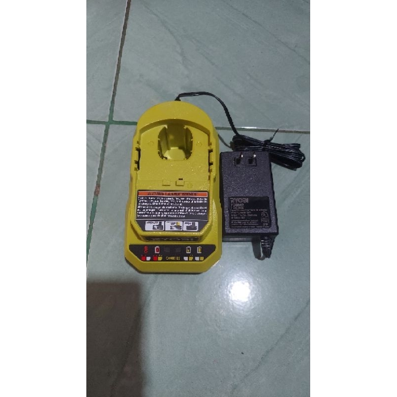 Charger Ryobi 18 volt