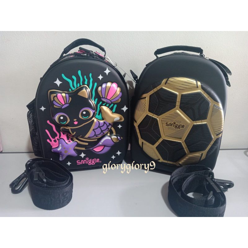 Smiggle lunchbag curve hardtop