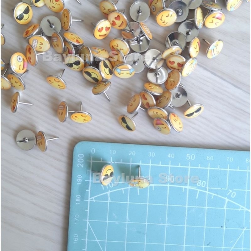 

Push Pin Paku Tekan Thumbtack Set (10pcs) Emoji Lucu Unik Simple Praktis Decor Stationery Serbaguna