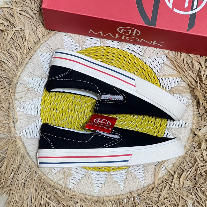 MAHONK - Slip On Black X-Rain Sepatu Sneakers Casual Pria Wanita Original