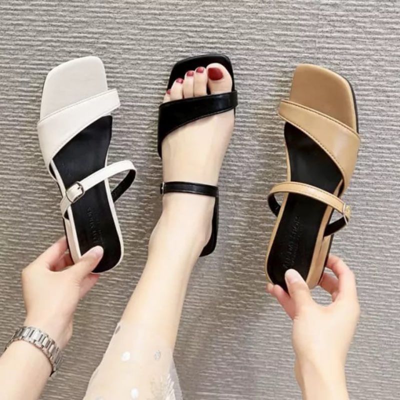 Sandal Heels Cewek Sendal Hak Tahu Wanita Tali Gesper  3CM Simple  Kekinian