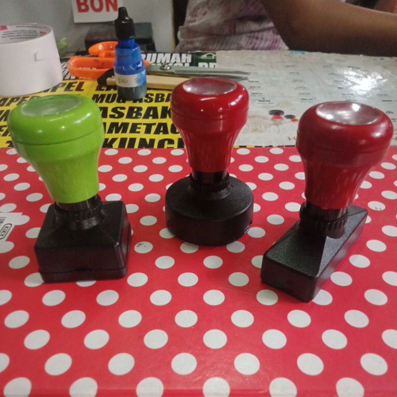 

Stempel Flash Warna (Otomatis)