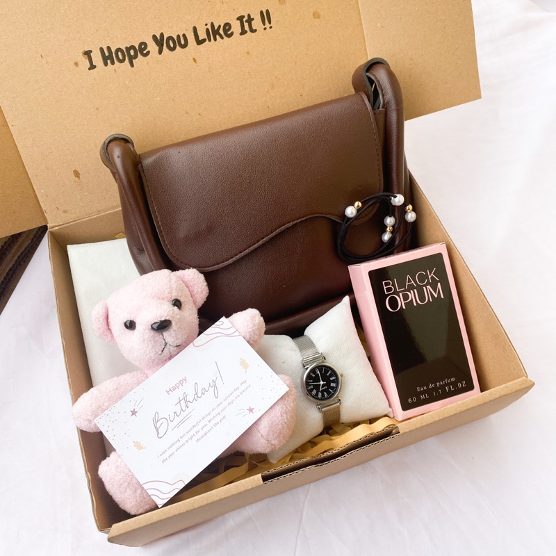 [GABY BAG]HAMPERS GIFT BOX TAS GABY UNTUK KADO ULANG TAHUN CEWEK/KADO PACAR/KADO TAS CEWEK/KADO VALENTINE/KADO ANNIVERSARY/KADO WEDDING/KADO WISUDA/KADO HARI GURU/HAMPERS LEBARAN/HAMPERS RAMADAN