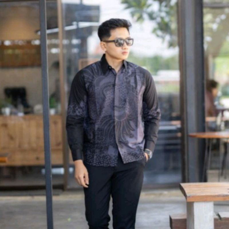 OOTD batik cowok simple dan elegant 2023.Kemeja Batik Slimfit Pria Lengan Panjang Lapisan Furing Kat