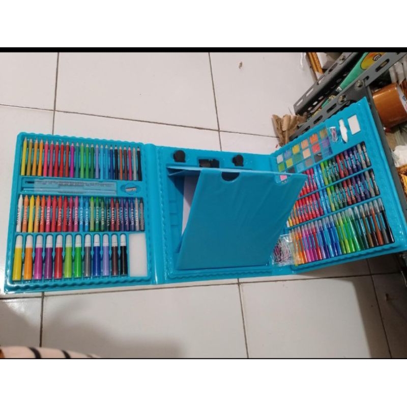 

crayon isi 208pcs