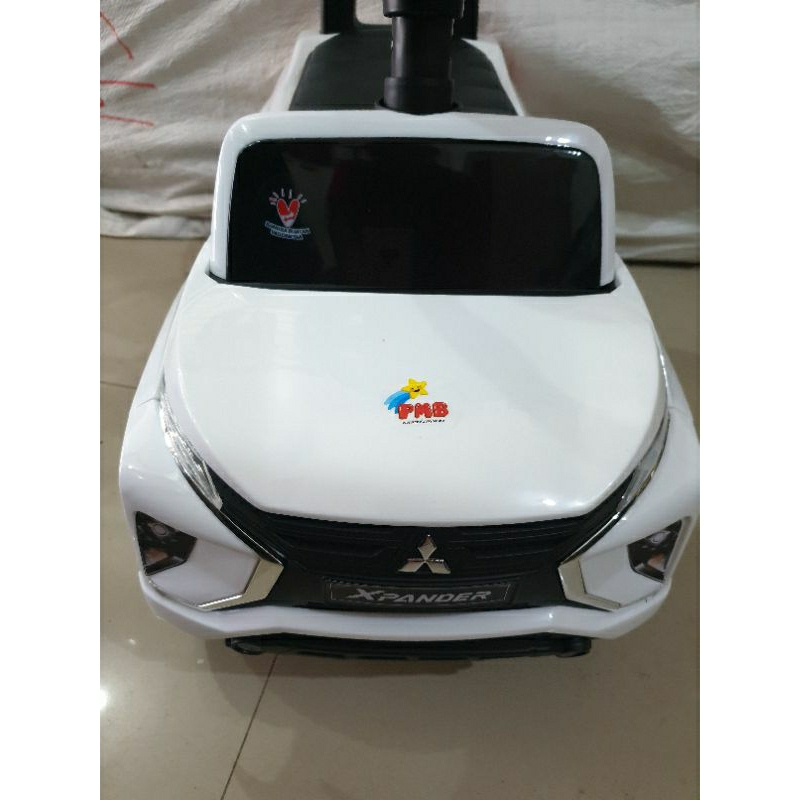 Mobil Aki XPANDER ( WARNA PUTIH / WHITE )