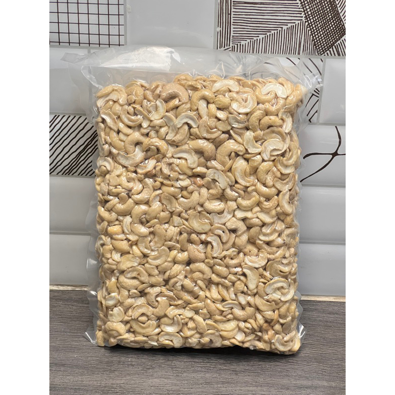 

Kacang Mede Belah 2 Mentah