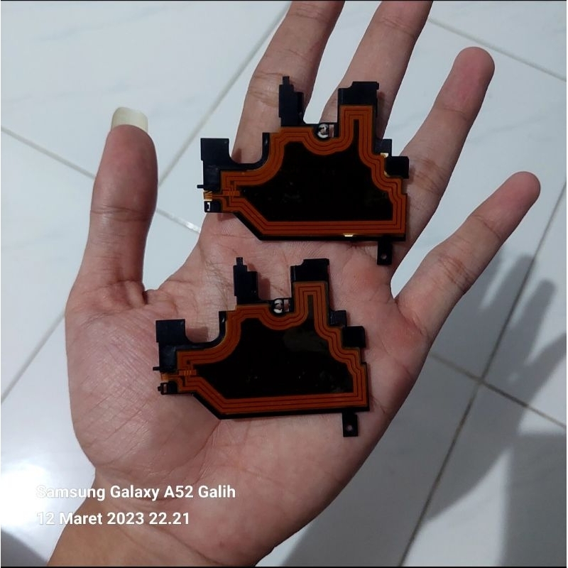 Tutup NFC HP Fujitsu Arrows F01J