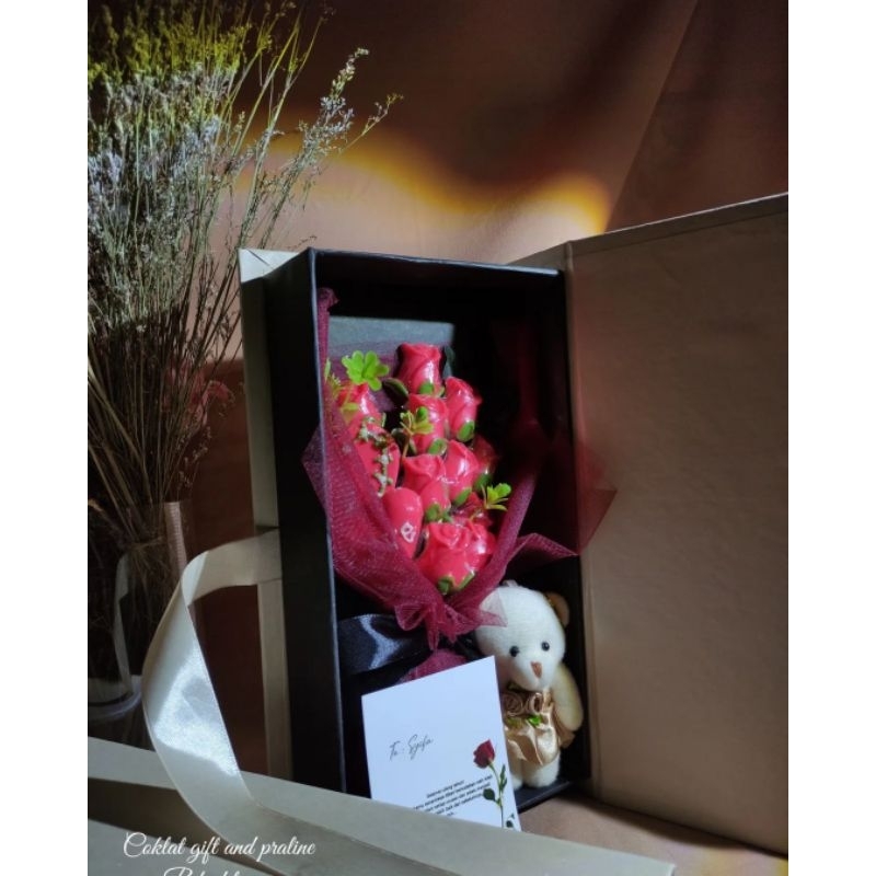 

BOUQUET COKLAT DAN BONEKA/BUKET COKLAT PRALINE/COKLAT BOX PREMIUM