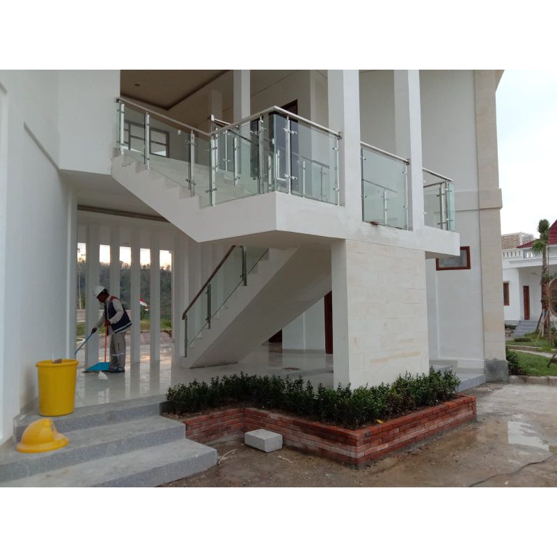 Baru Tiang Railing Tangga Kaca Minimalis / Railing Kaca Stainless Kotak / Tiang Kaca Tempered