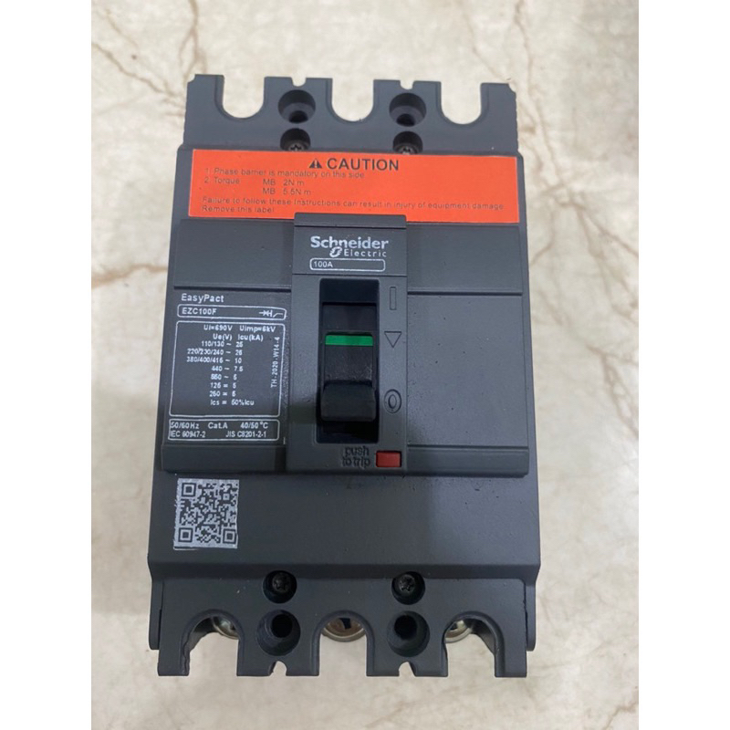 Mccb ezc 100f    3poll  100A