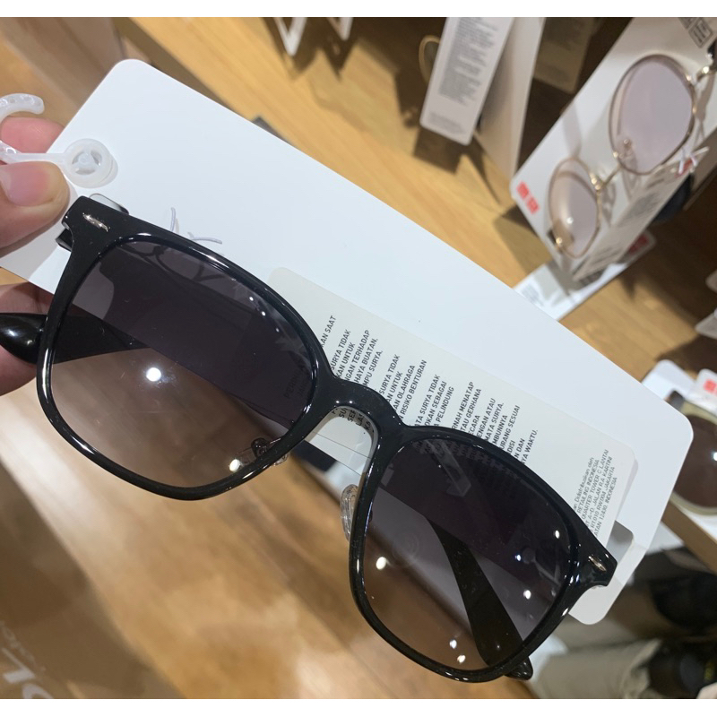 Kacamata Uniqlo/Kacamata Hitam/Kacamata Hitam Uniqlo