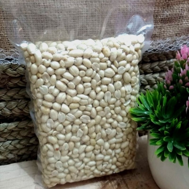 

1 KG KACANG TANAH KUPAS JUMBO