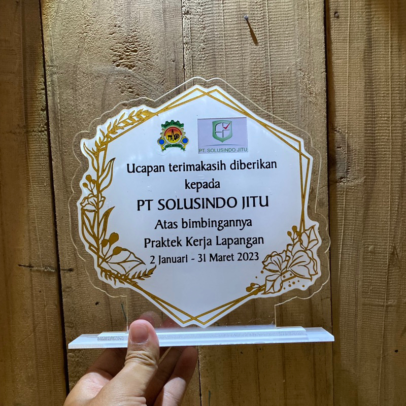 

Vandel Plakat Magang Custom Bonus Box Kado dan Pita