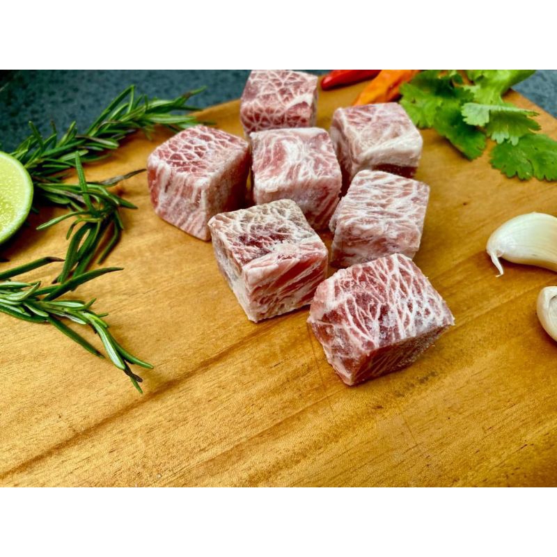 

Daging Sapi Beef Meltique Wagyu Saikoro Cube 100% HALAL